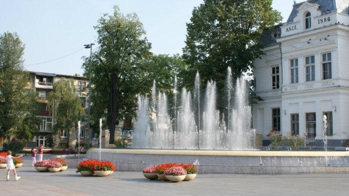 Splendor Boutique Питешти Экстерьер фото