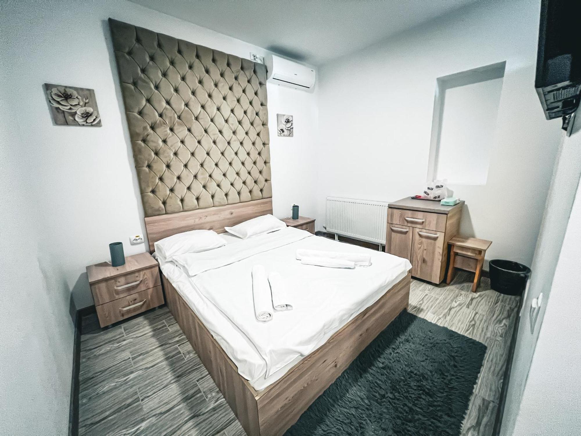 Splendor Boutique Питешти Экстерьер фото